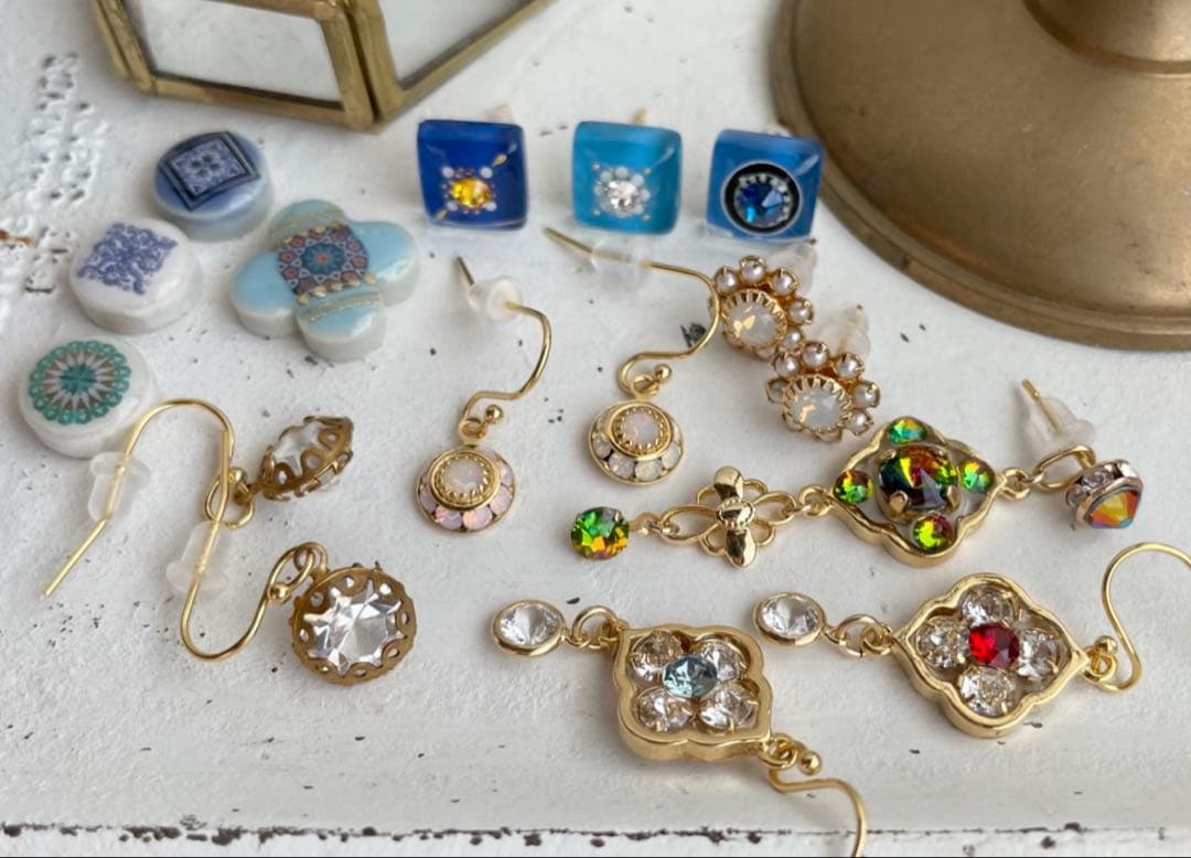 スワロフスキークリスタル®︎ 朝焼けの大聖堂　ステンドグラス　ポニーフック