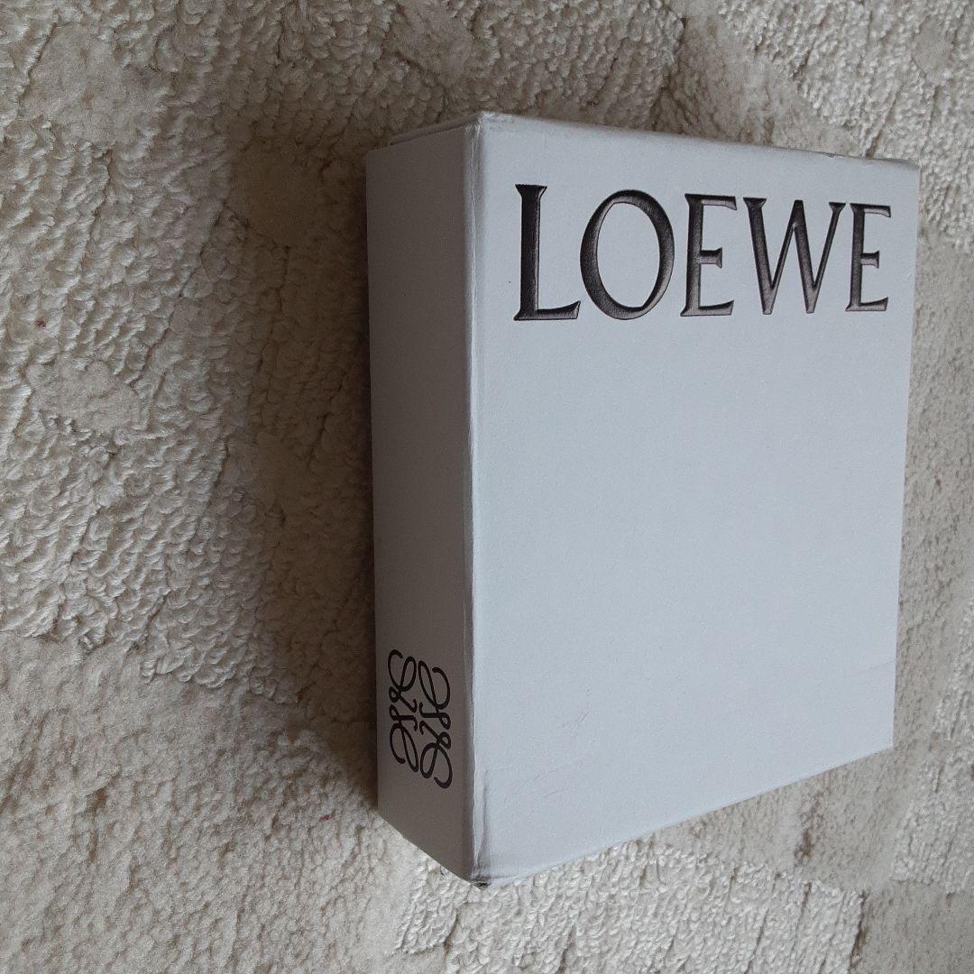 『美品』LOEWE ゴールド キーホルダー・キーリングとブローチセット
