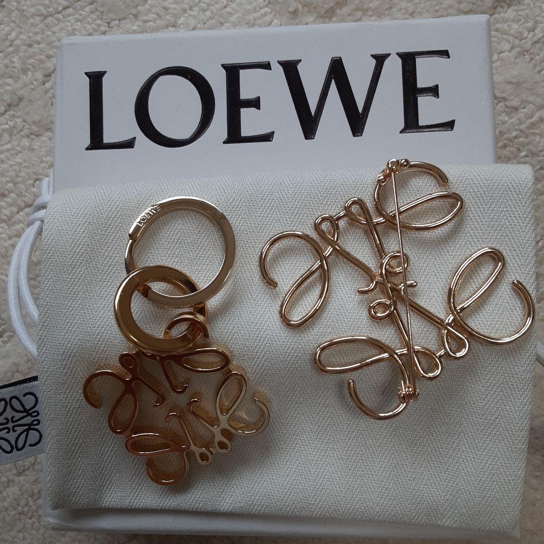 『美品』LOEWE ゴールド キーホルダー・キーリングとブローチセット