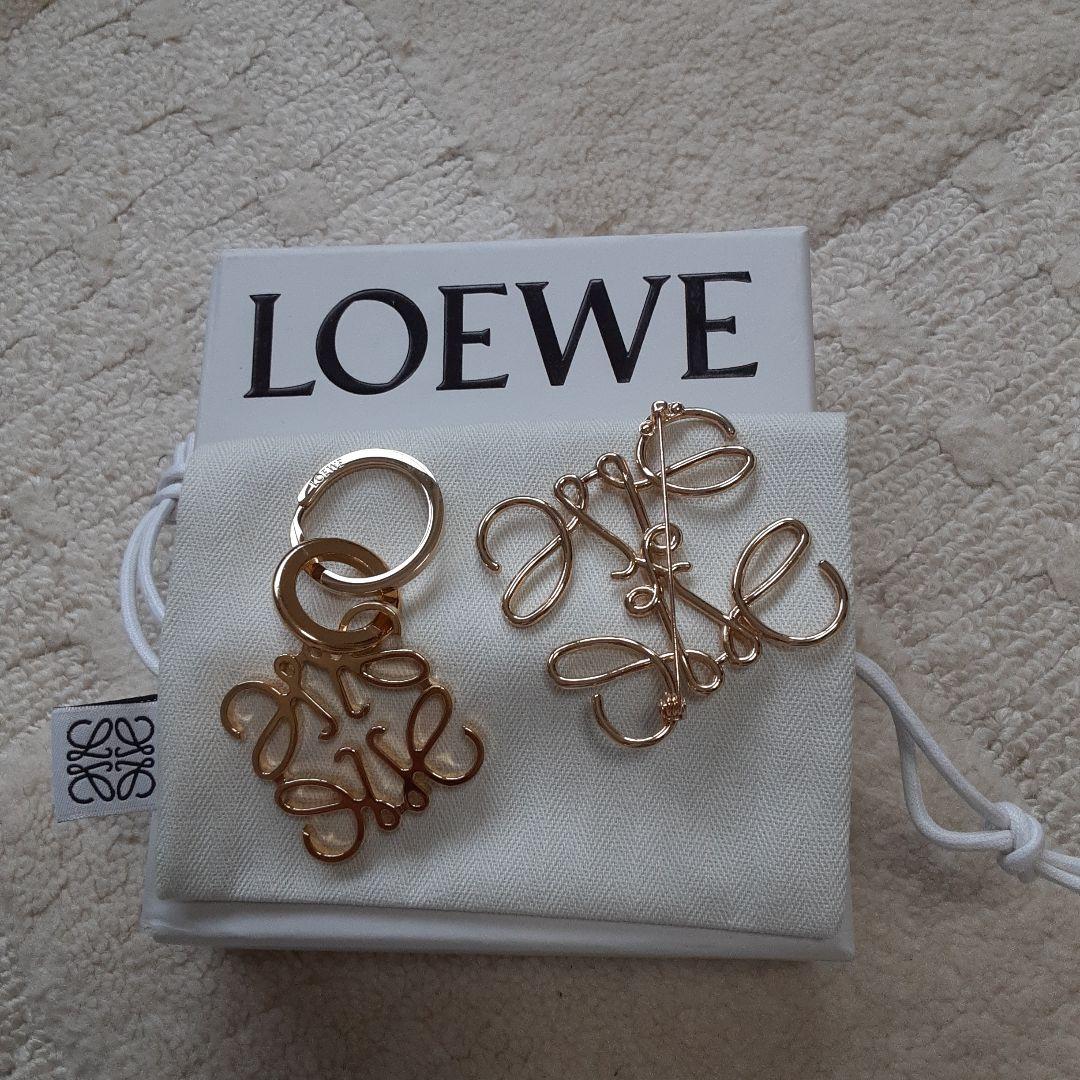 『美品』LOEWE ゴールド キーホルダー・キーリングとブローチセット