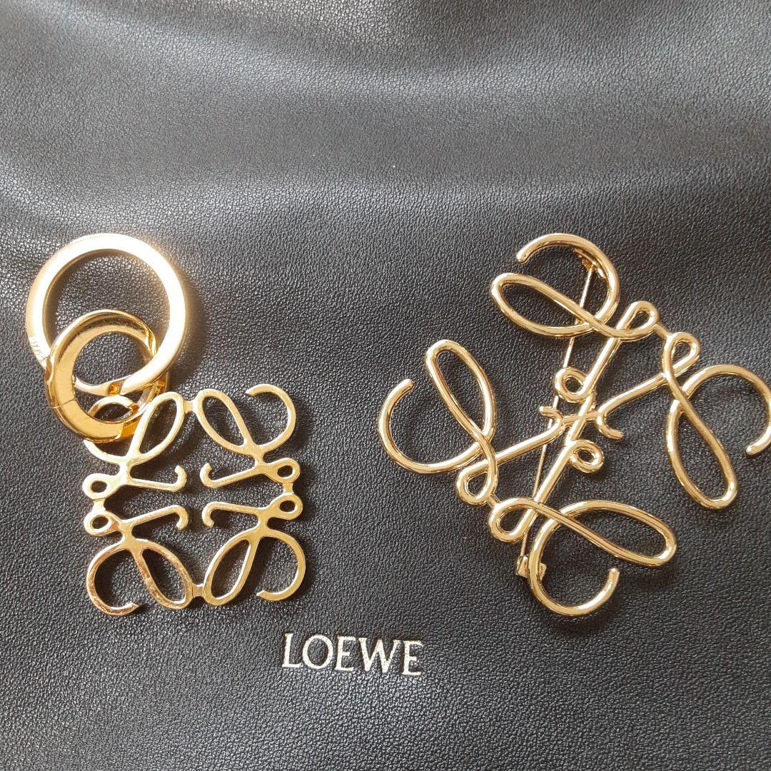 『美品』LOEWE ゴールド キーホルダー・キーリングとブローチセット