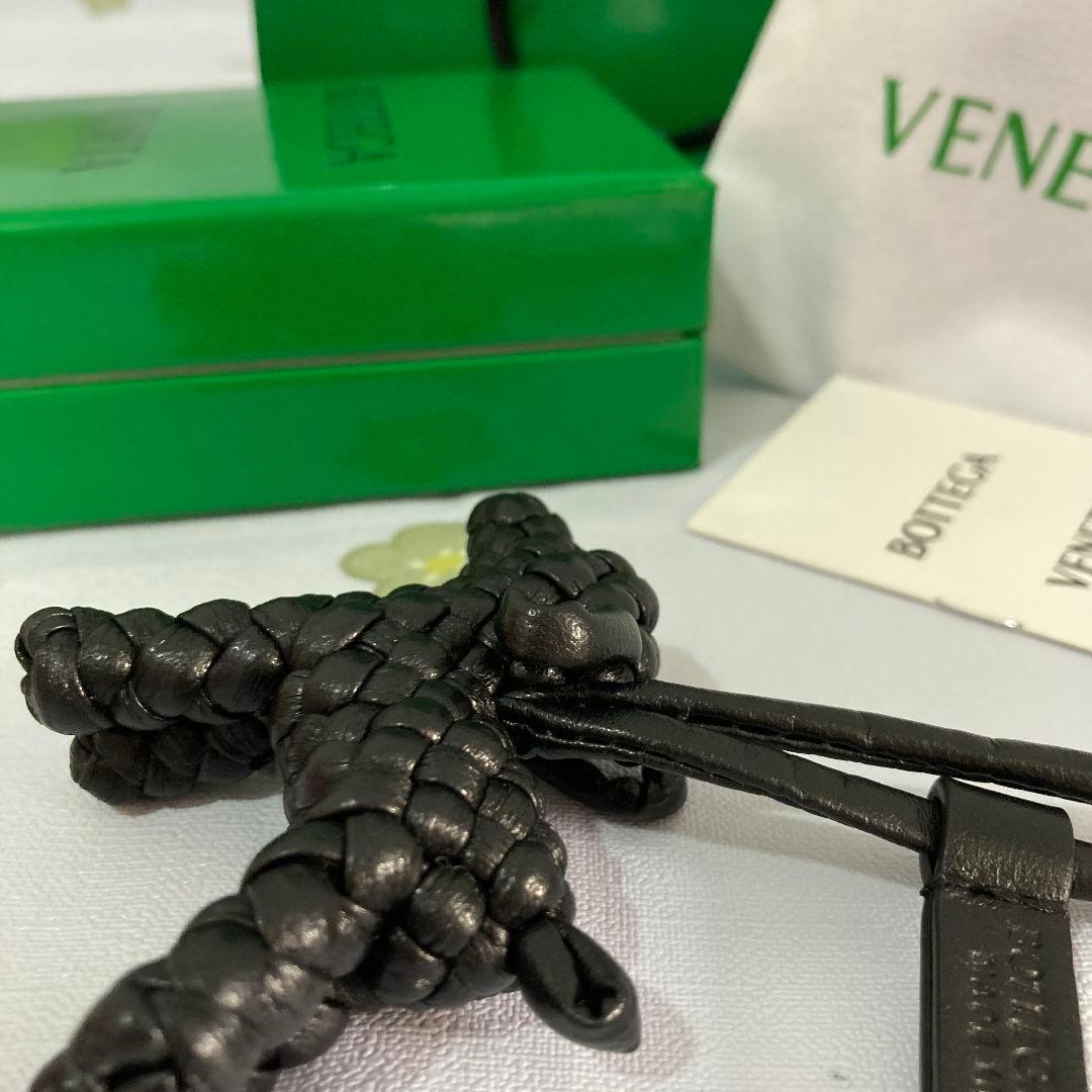 ボッテガヴェネタチャーム犬ドッグチャーム キーホルダー