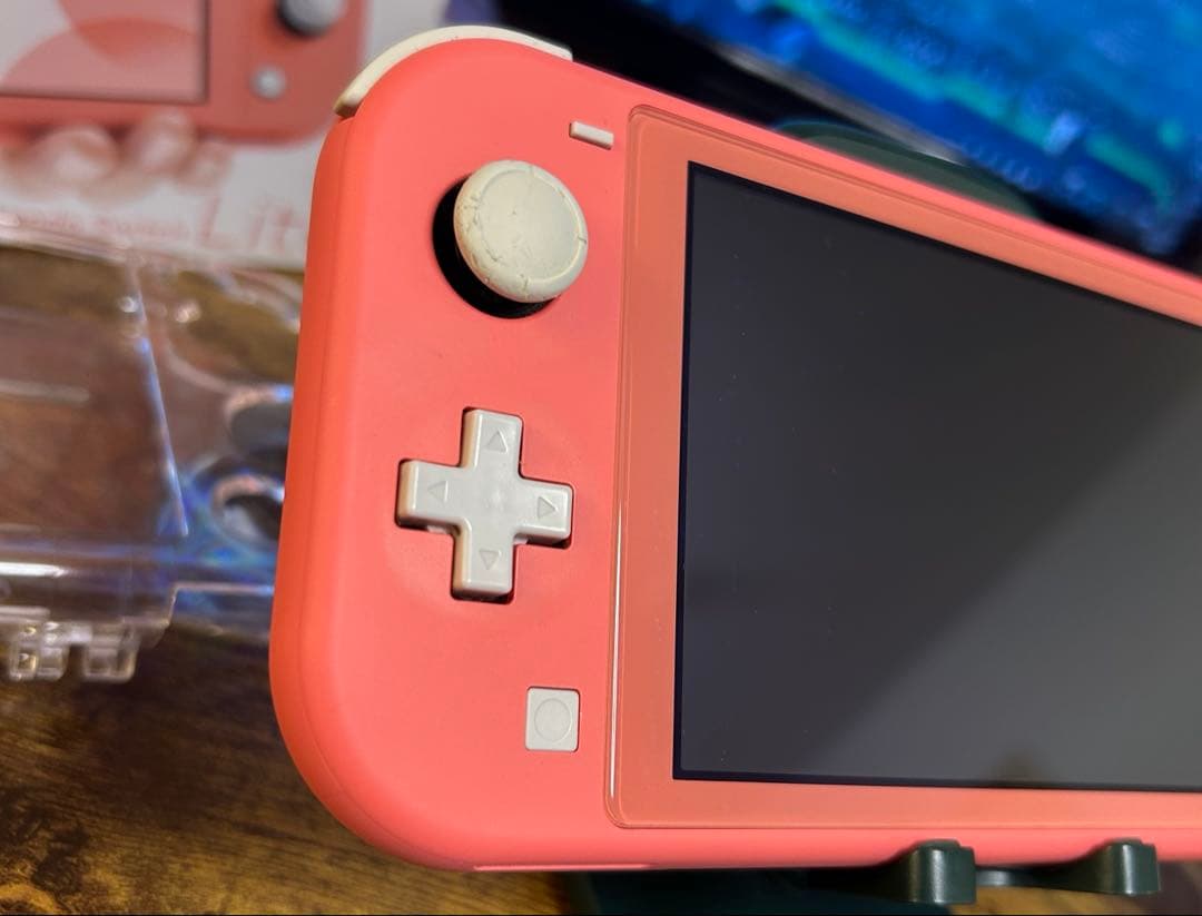 専用出品 任天堂 SwitchLight コーラル 本体箱付きとおまけ付き