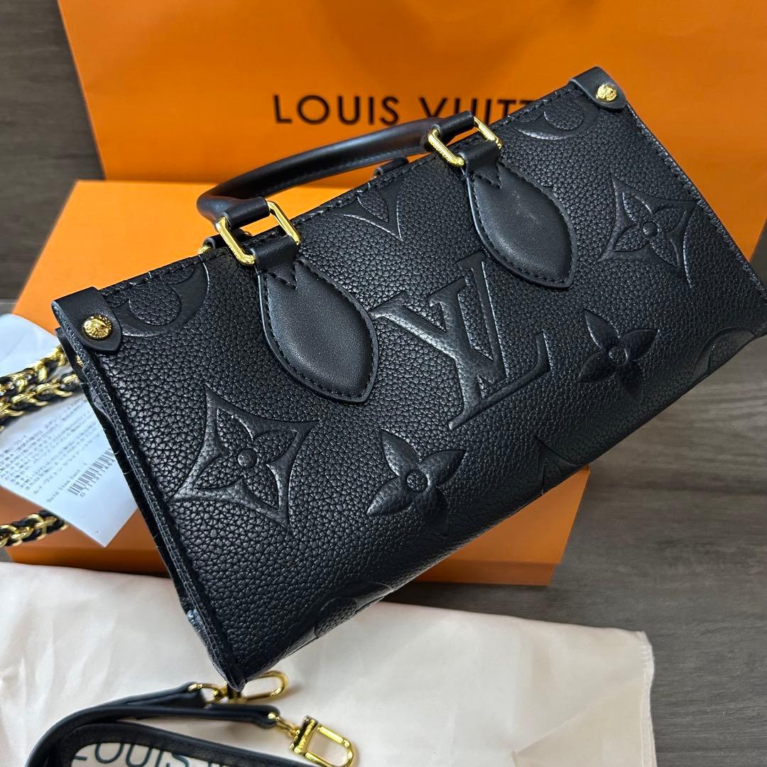 新品同様 ブラック　ショルダーバッグ