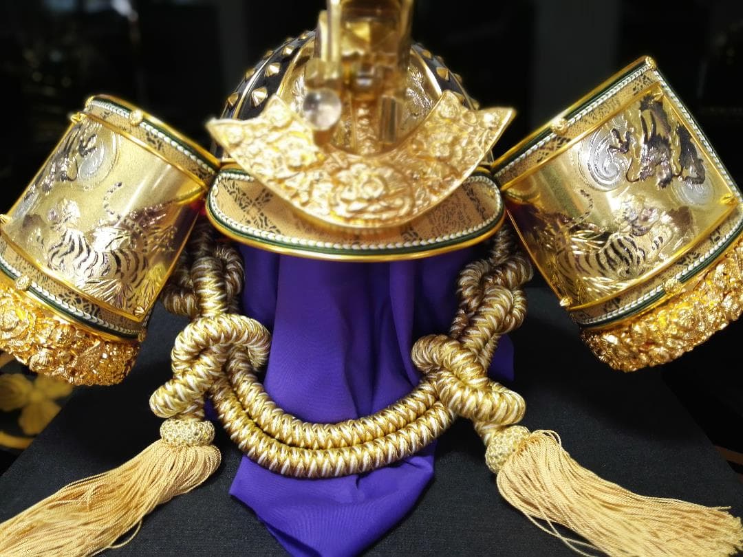 ５月　人形　兜　久月