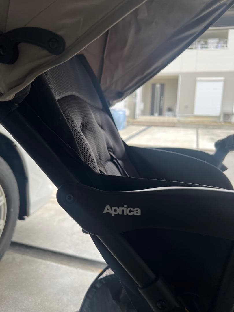 美品　アップリカ　マジカルエアーフリーAB　ベージュ　2024年