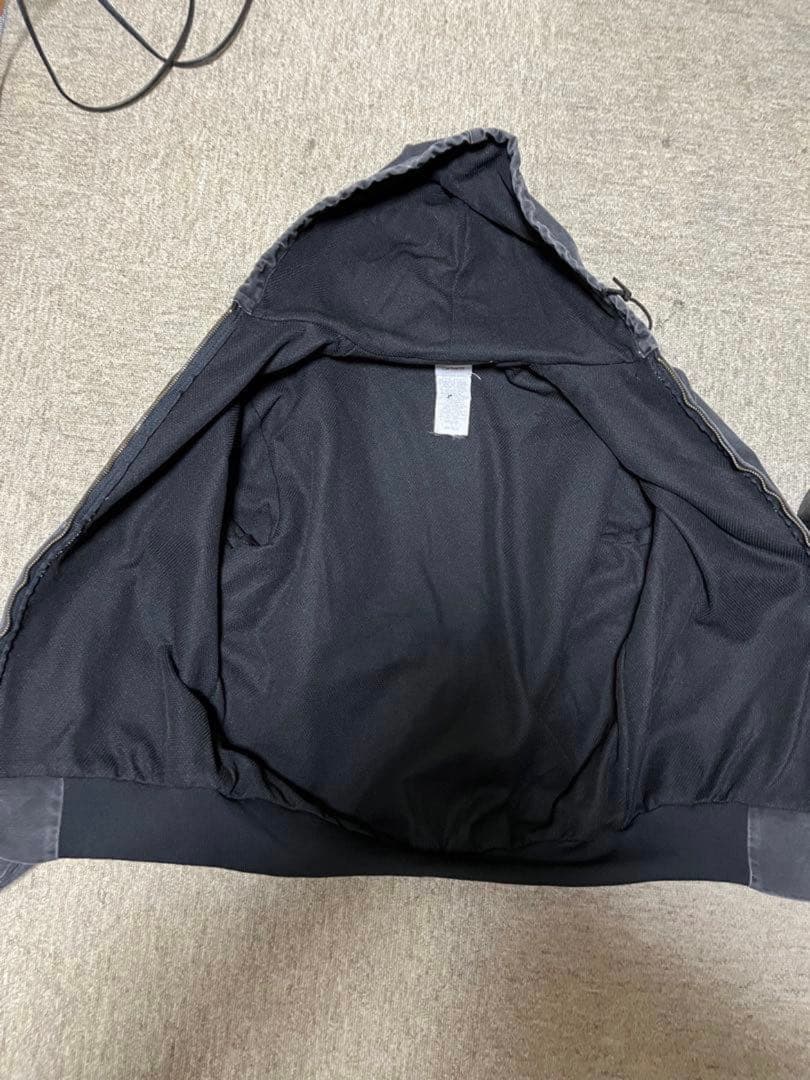 カーハート　carhartt　アクティブジャケット　星型タグ　黒