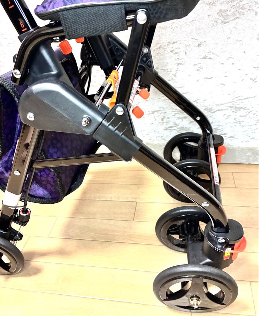 美品 幸和製作所 TacaoF テイコブ 畳める 座れるシルバーカー CPS03