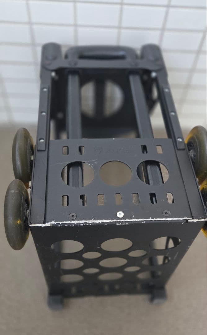 ZUCA 座れるキャリーカート