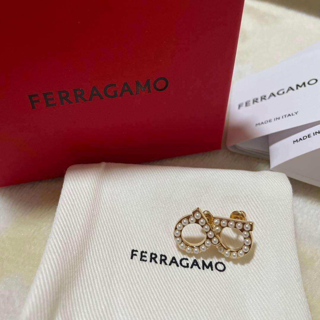 フェラガモ ガンチーニ クリスタル パール ピアス ゴールド アクセサリー