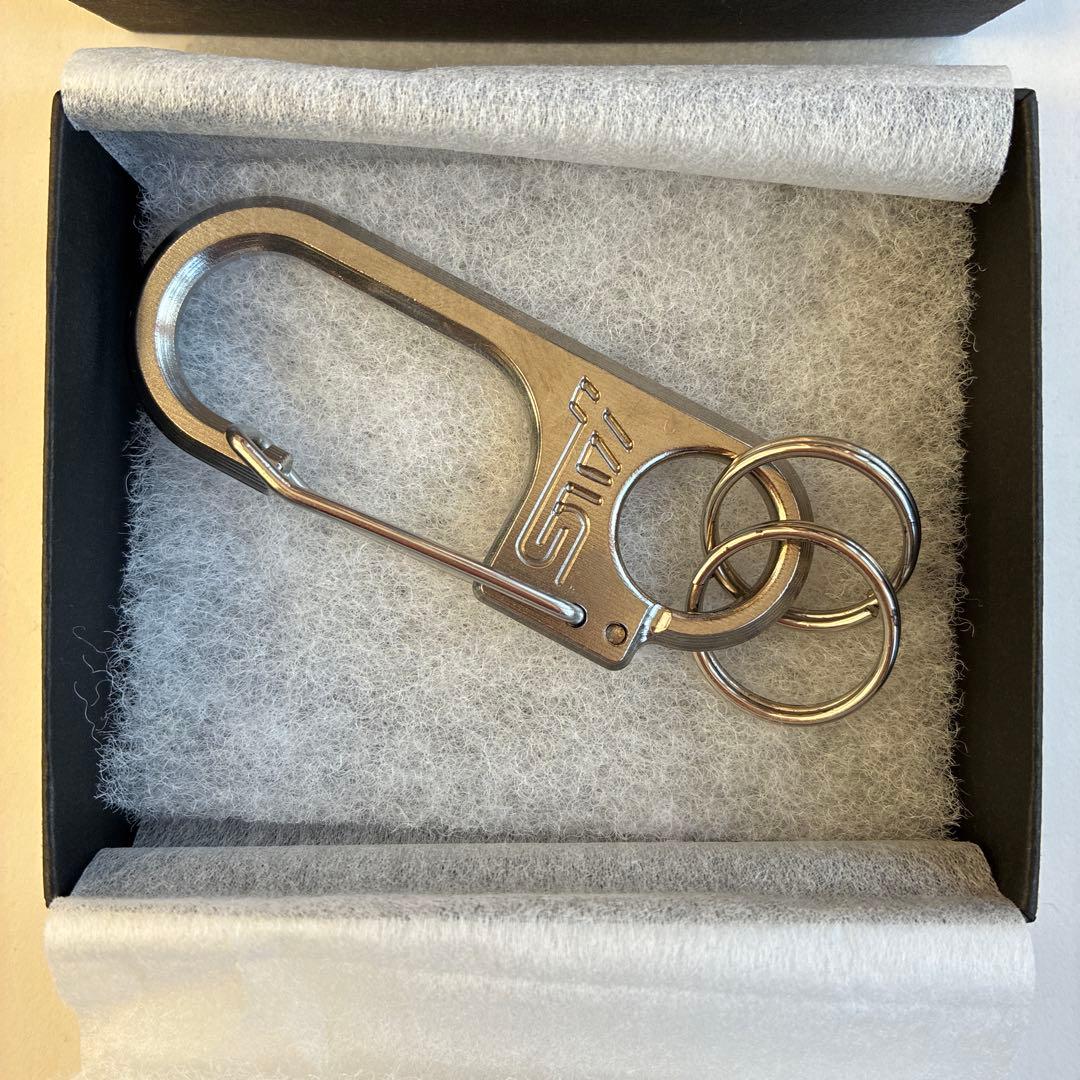 専用【STI】チタンカラビナ