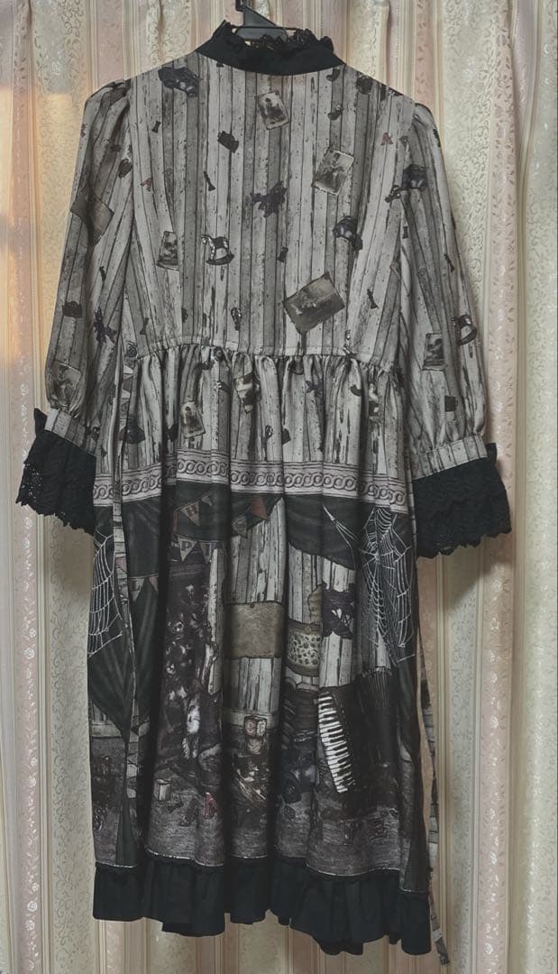 スタンドカラーワンピース