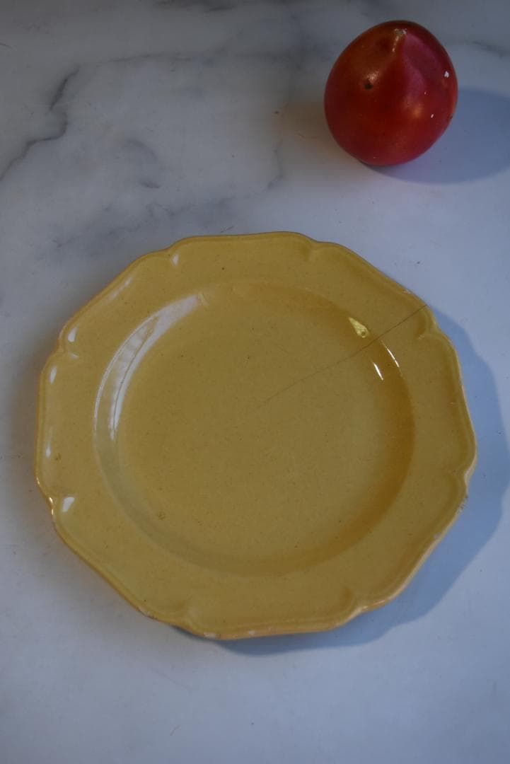 1枚はおまけ　19世紀アプト窯　黄釉花リム　デセール皿　アンティーク