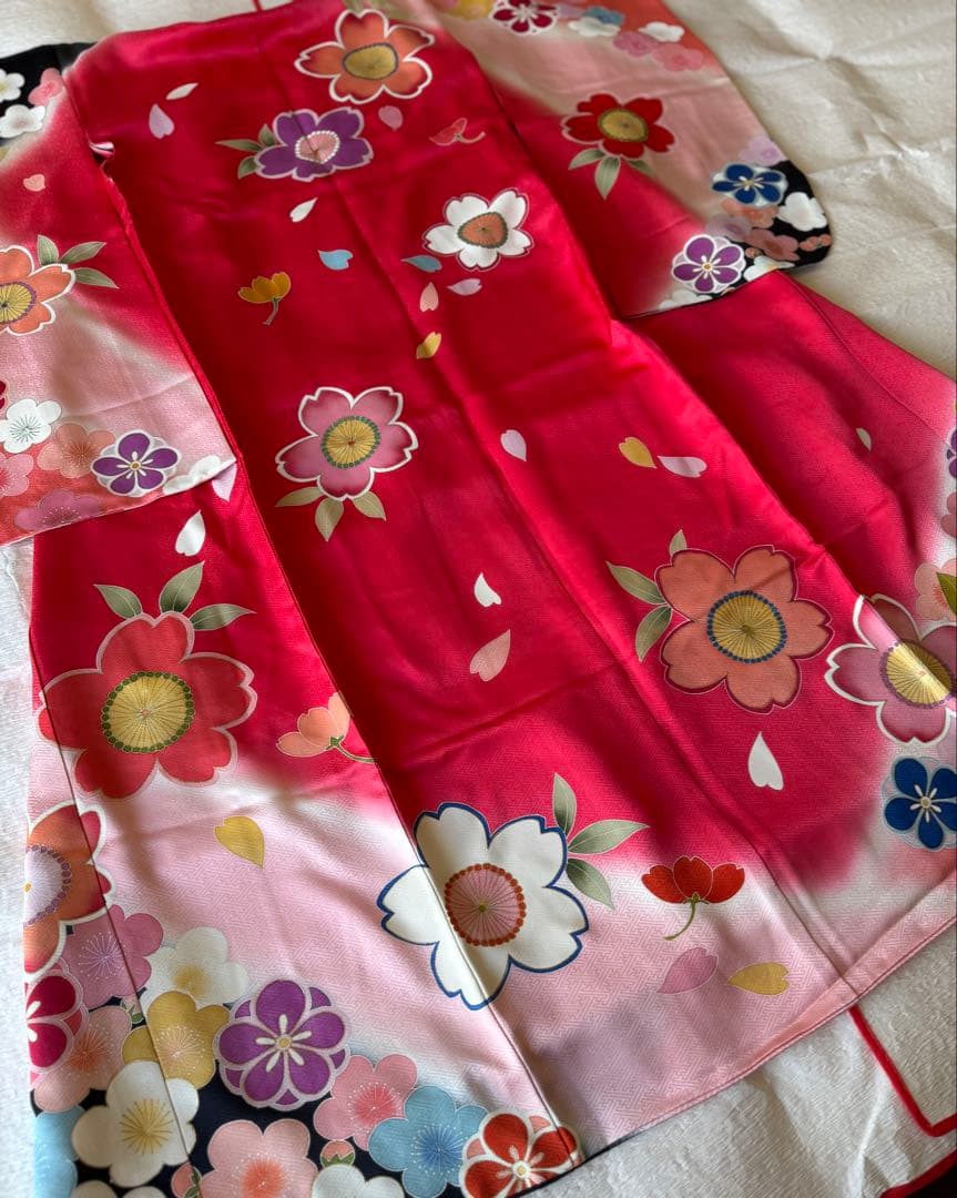 七五三に★正絹　七歳　四つ身　ピンク色に暈し染め　花尽くし　手描き友禅