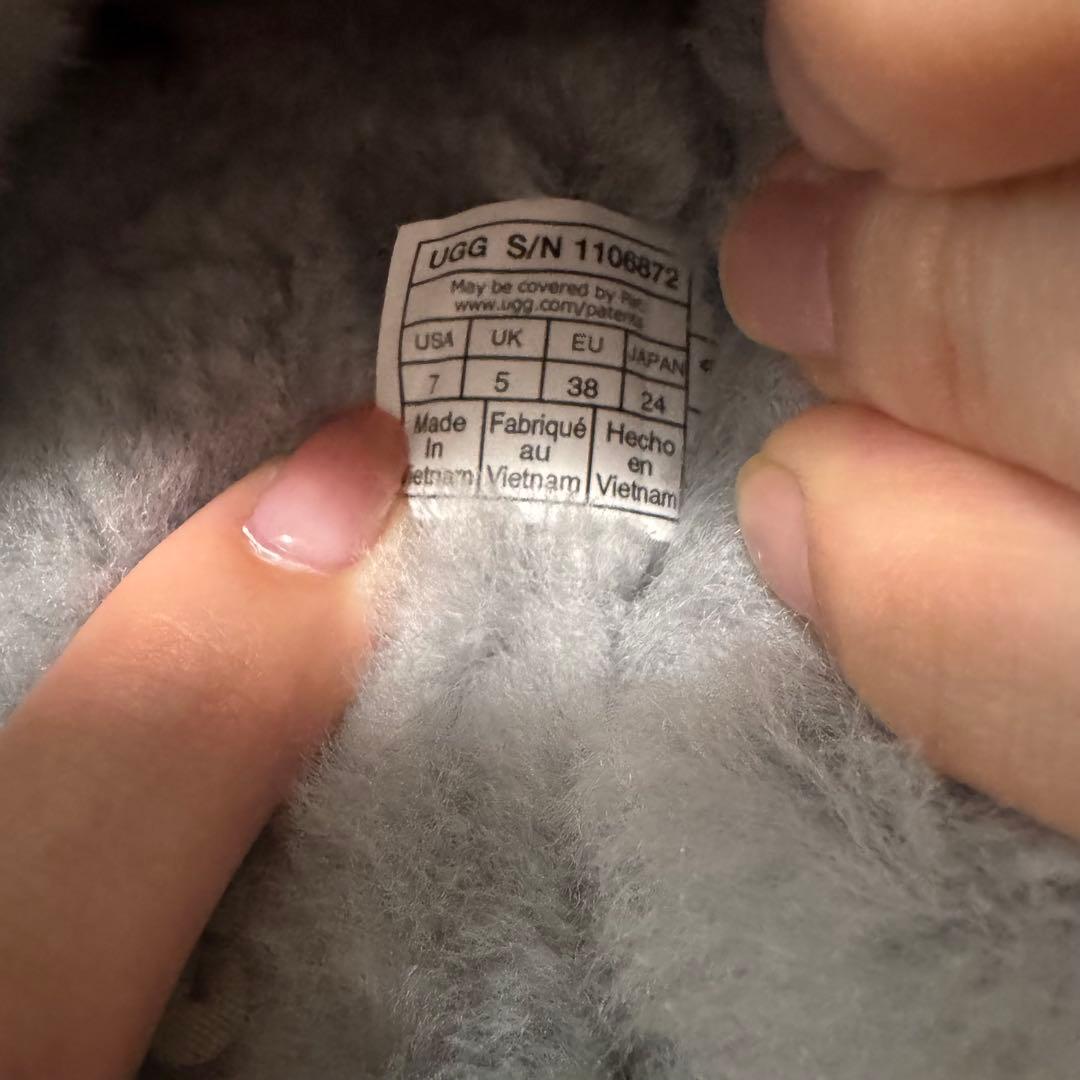 【ほぼ未使用】UGG グレー ファー付きスリッパ