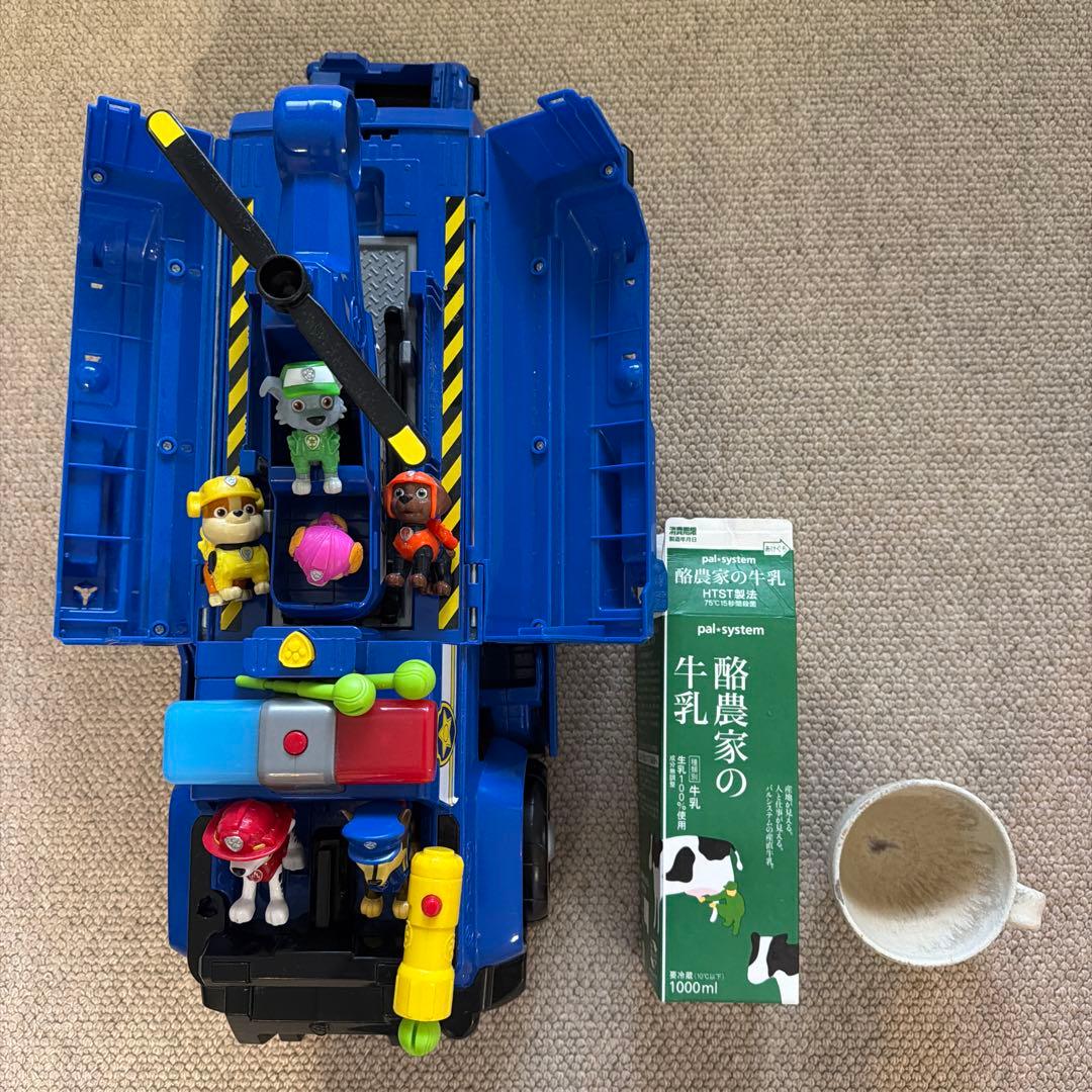 パウ・パトロール フィギュア6体付きアルティメットポリスカー