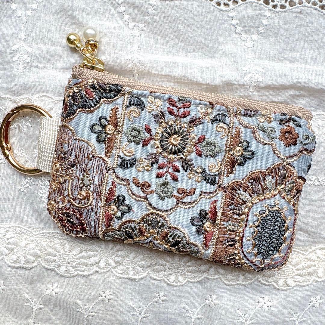 けいちゃん様 お取り置き インド刺繍生地♡ミニポーチ（ブルーグレー）