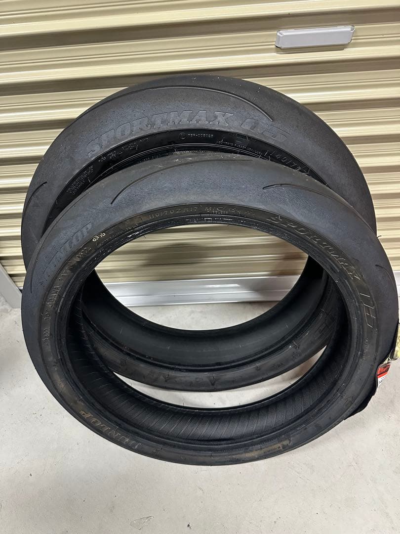 パーツ DUNLOP sportsMAX Q5 110/70R17 140/70R17