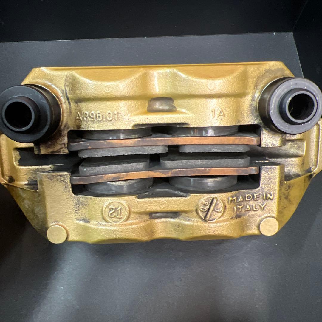 ブレンボ　ブレーキキャリパー　z900RS用