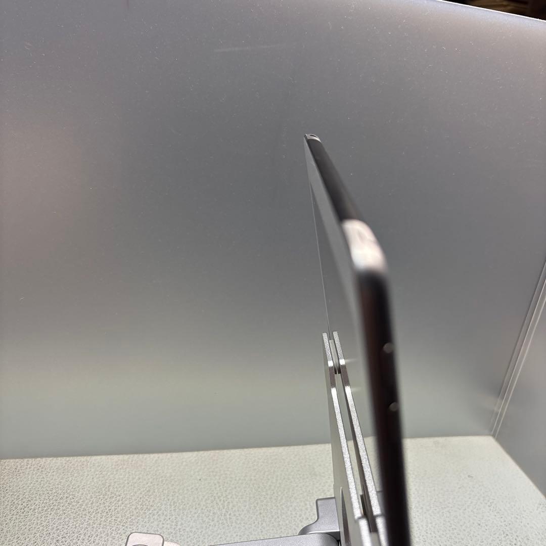 iPad6 32G Wi-FiとSIMフリー 88% 指紋認証不可