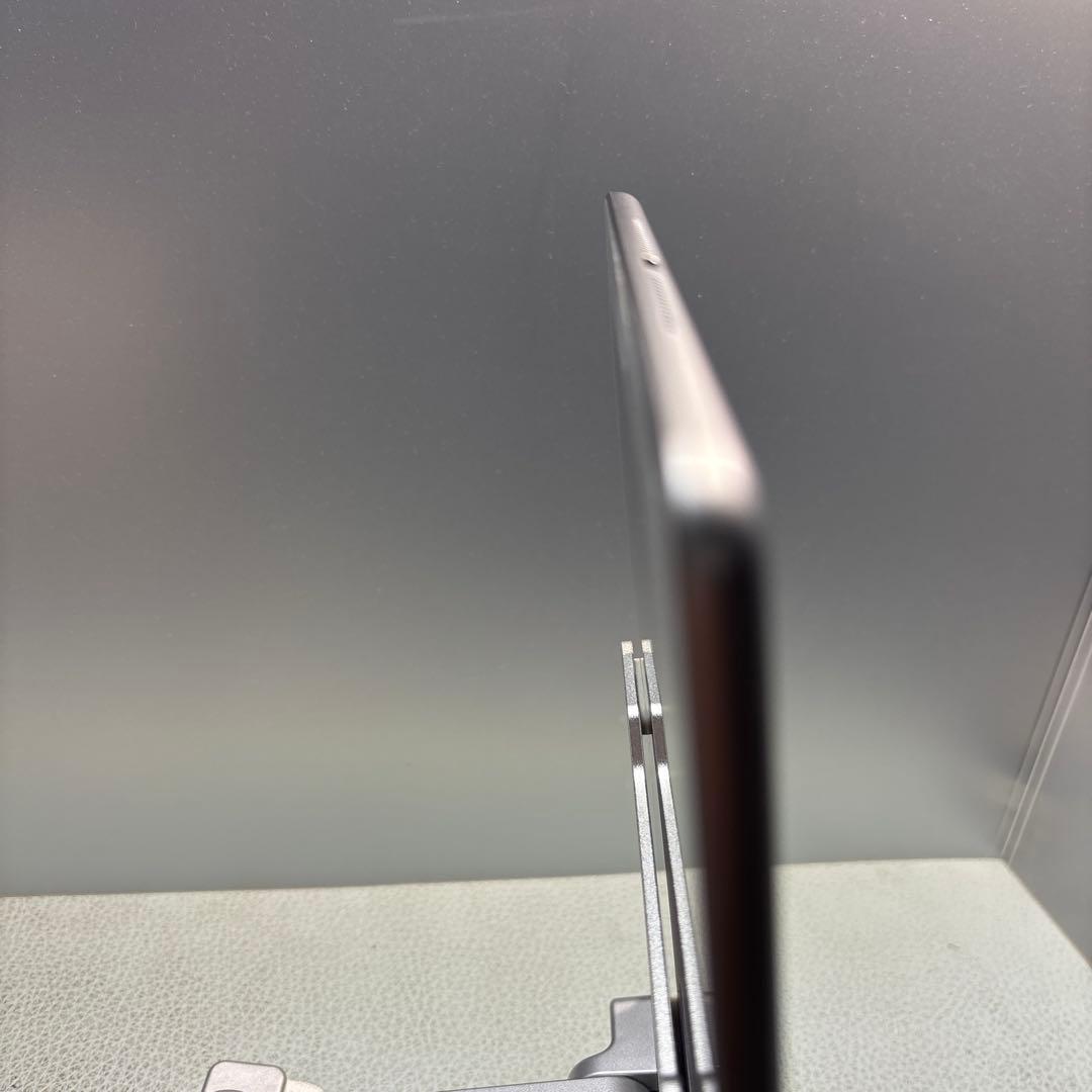 iPad6 32G Wi-FiとSIMフリー 88% 指紋認証不可