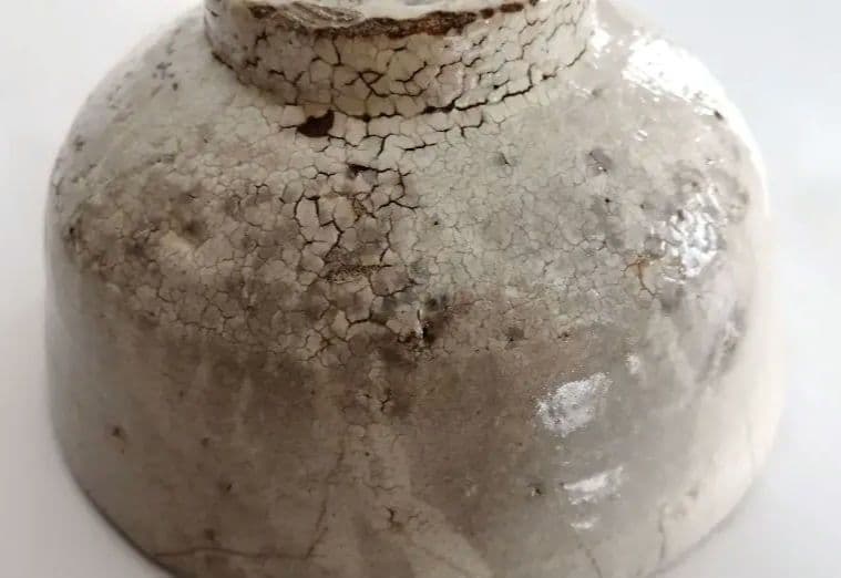 粉引　萩茶碗