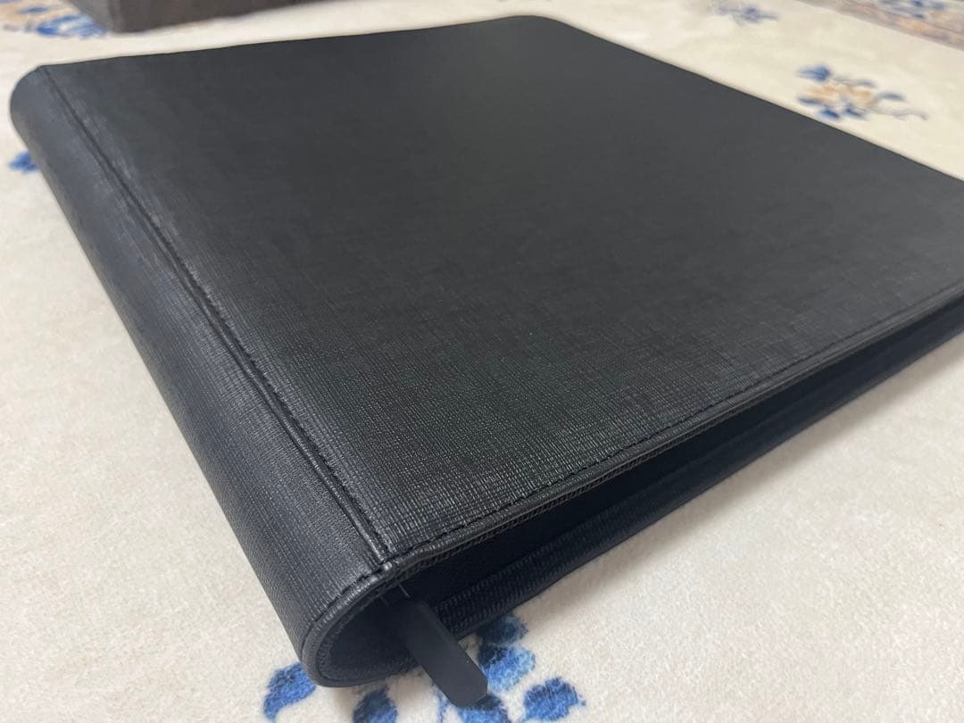 オ*オ様 TOYGER アタッシュケース（シルバー） &カードバインダー