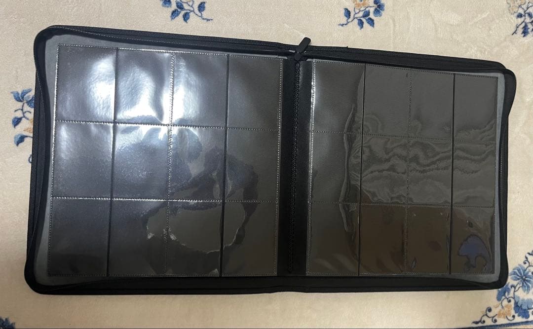 オ*オ様 TOYGER アタッシュケース（シルバー） &カードバインダー