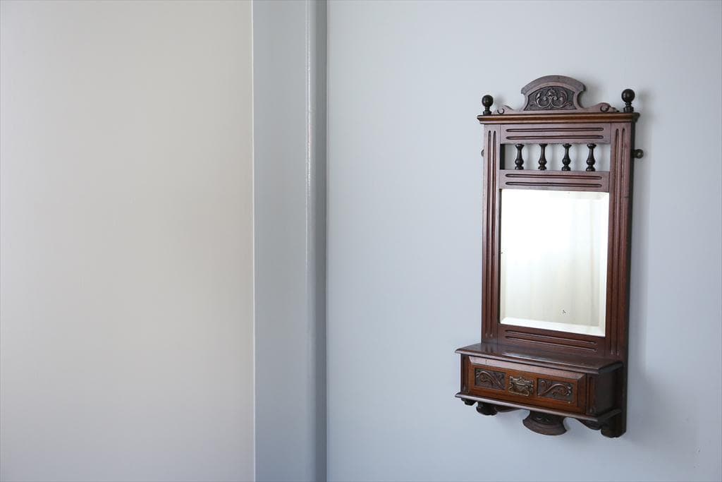 英国アンティーク木製ウォールミラー/化粧鏡/洗面台鏡/壁掛け鏡(91-137)