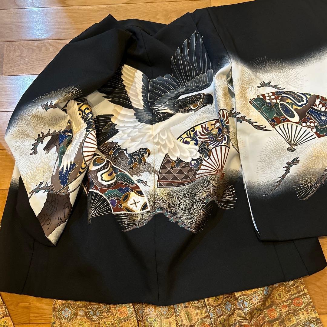 七五三　7歳男の子　フルセット　黒地に白い羽根模様の着物 64cm