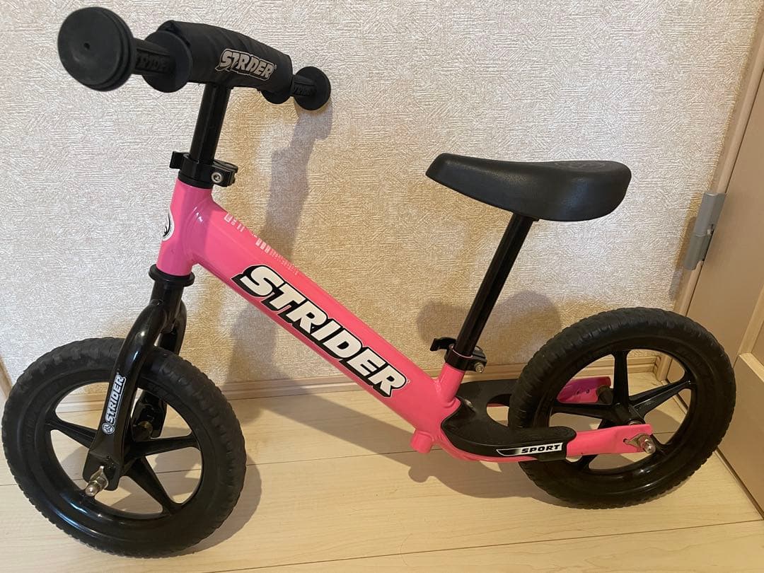 STRIDER スポーツ バランスバイク ピンク