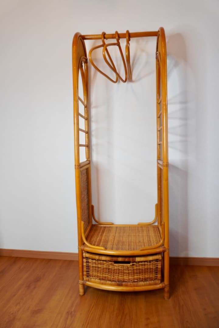 ラタン ハンガーラック 花柄バスケット付き