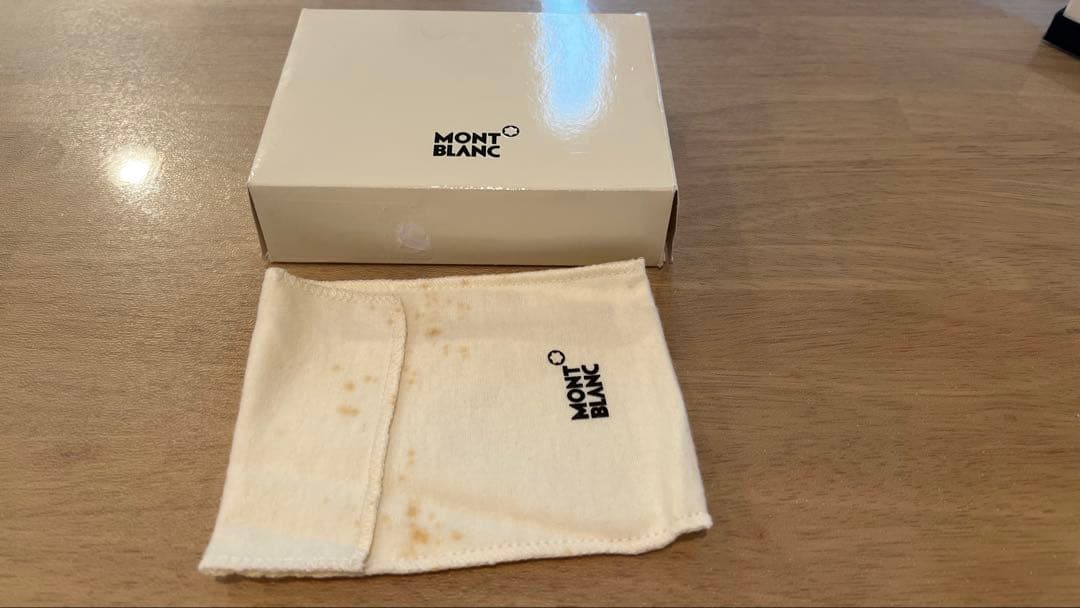 【未使用】Montblanc モンブラン 札入れ 二つ折り財布 ホワイトスター