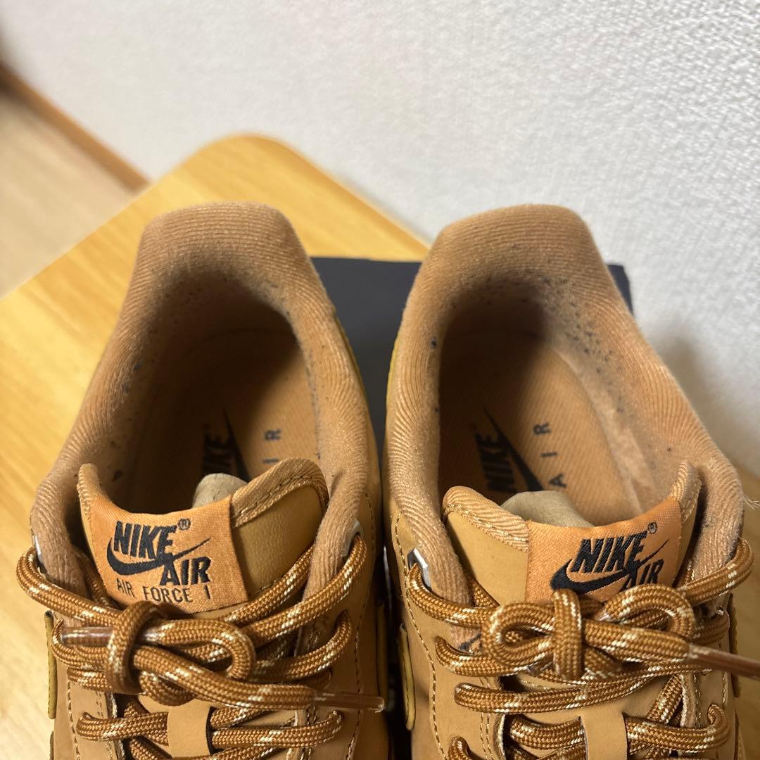 Nike Air Force 1 ブラウン スニーカー