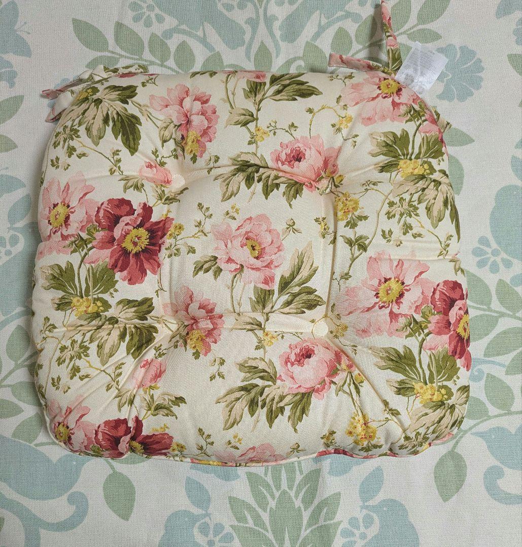 ローラアシュレイ　クッション　2枚セット