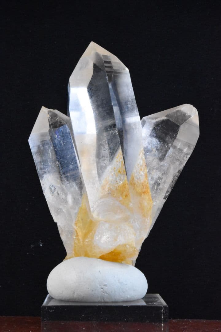 ベトナム イェンバイ産 クリア三連晶クォーツ