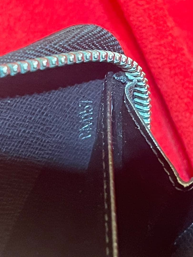 これ以上値下げしません！早い物勝ち！ ルイヴィトン　ジッピーウォレット　エピ 黒