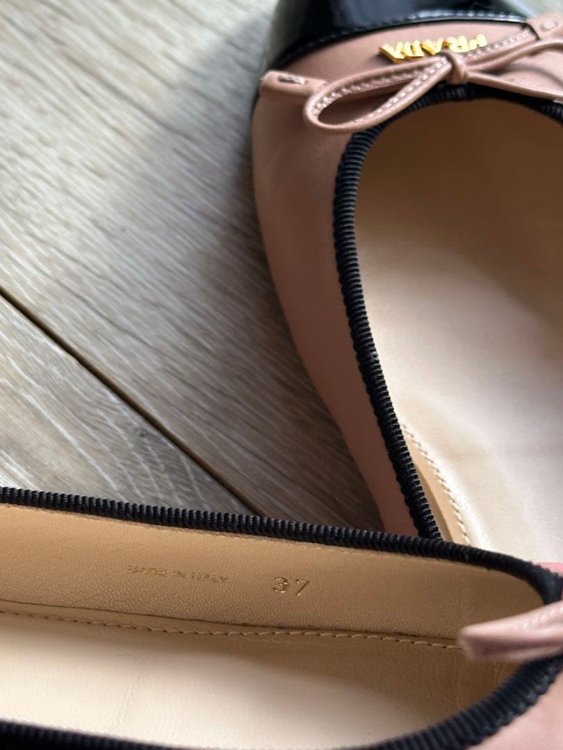 超美品 プラダ フラットパンプス バレエ バイカラー リボン ベージュ