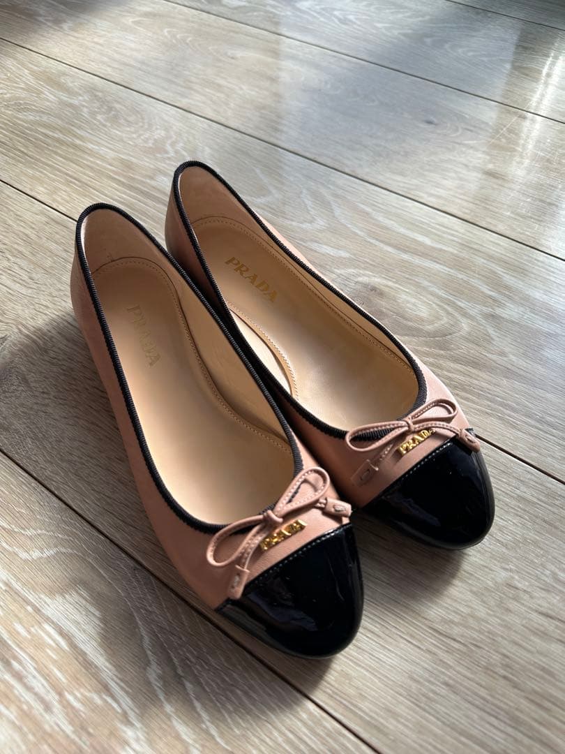 超美品 プラダ フラットパンプス バレエ バイカラー リボン ベージュ