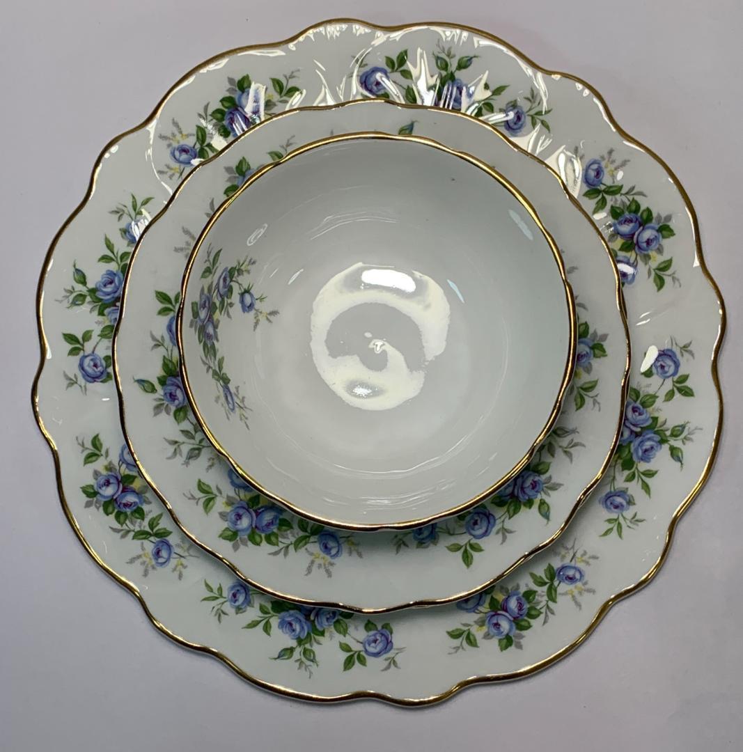 青いバラの食器セット