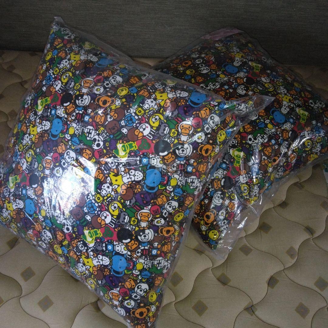 A BATHING APE　クッションセット