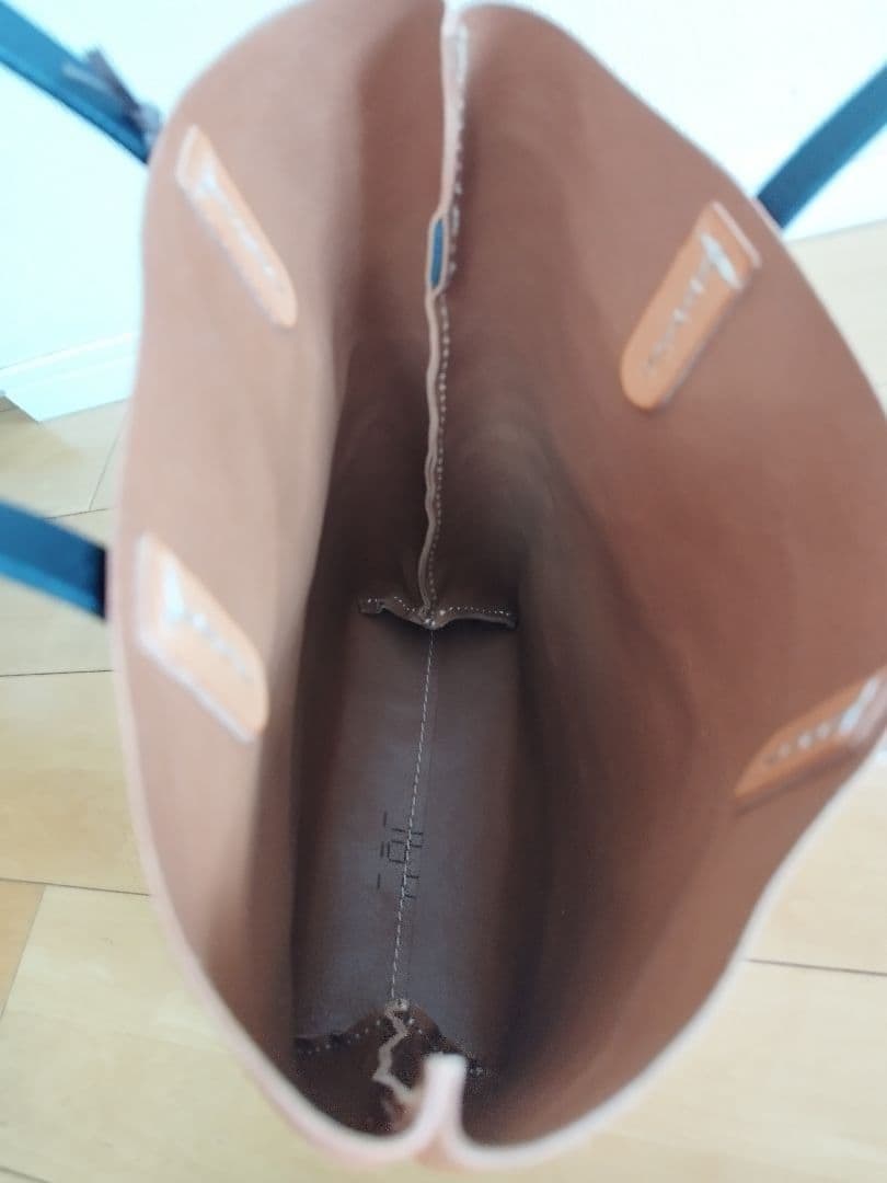 【新品未使用】HERZ ソフト革のトートバッグ・縦型 T-205 キャメル