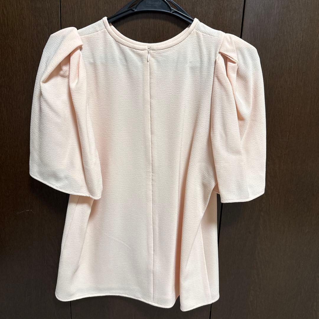 新品未使用　AMICA ピンク　パフスリーブ トップス