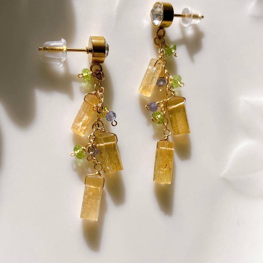 クーロ◆一点物✧バイカラーフローライト/MOP ダブレットストーンピアス