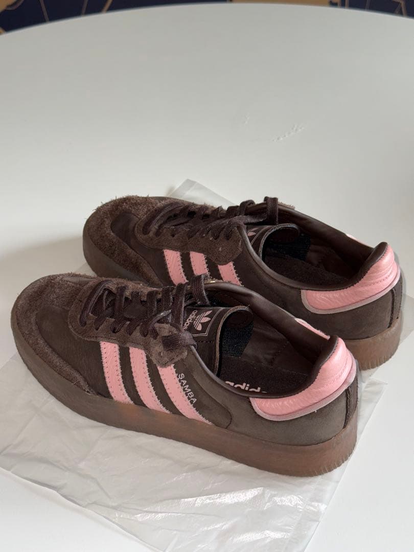 adidas Samba ブラウン/ピンク スニーカー