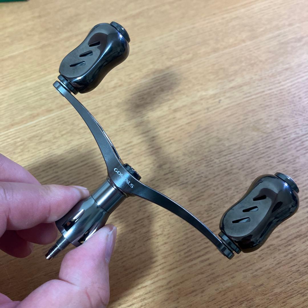 美品　シマノ用　ゴメクサス　チタン　ダブルハンドル　スタンド　フックキーパー付