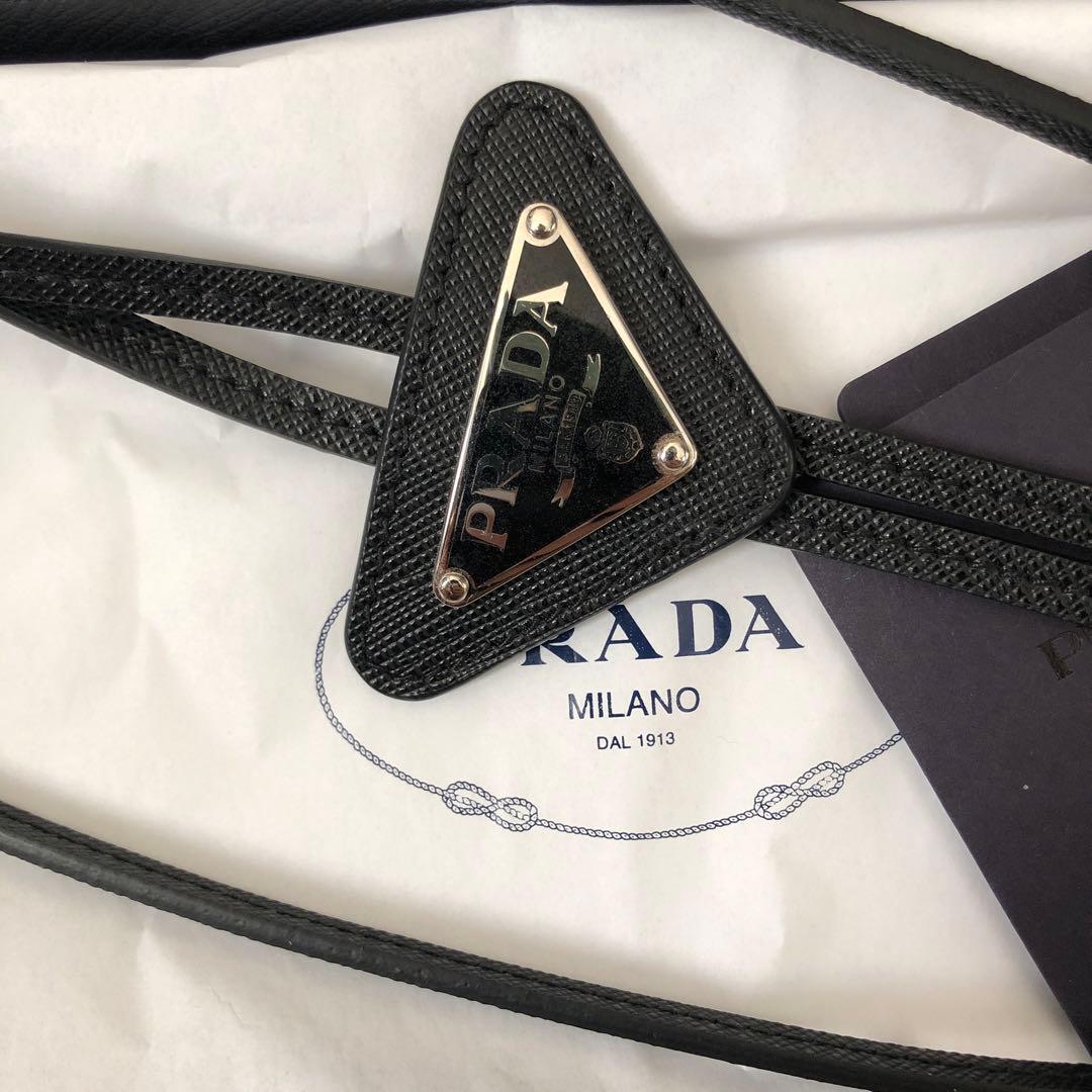 美品　PRADA プラダ　トライアングル　ループタイ レザー　ボロタイ　ブラック