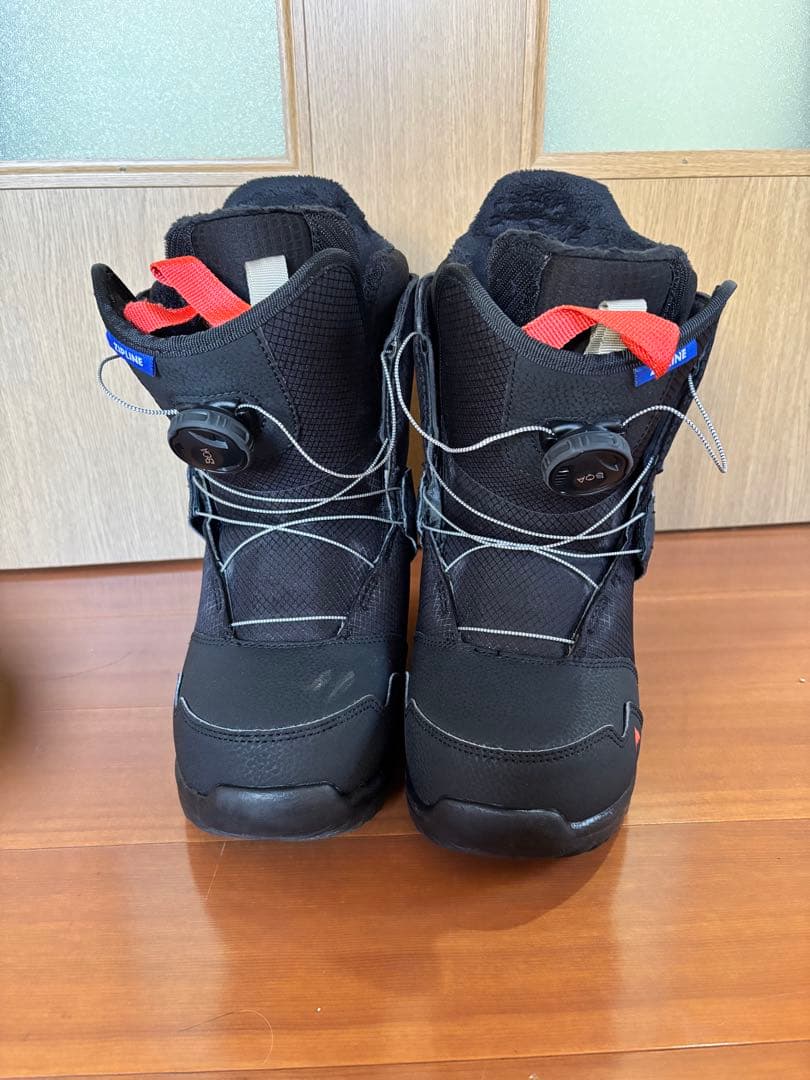 シーズン‼️❗️Burtonキッズ用スノーボードブーツ 黒ボアシステム付き24センチ