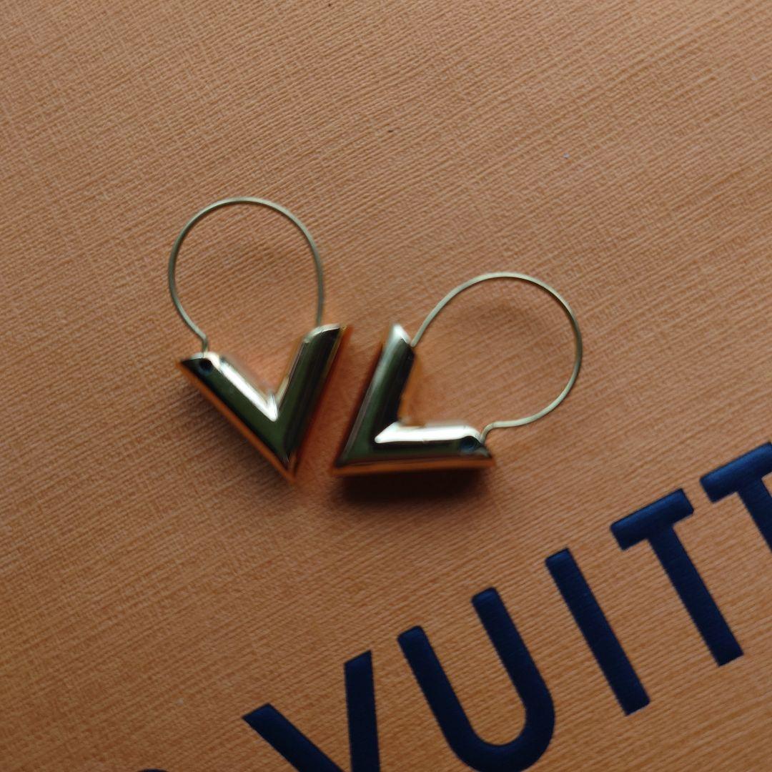 ルイビィトンピアス　エッセンシャルV　M61088 メタルゴールド