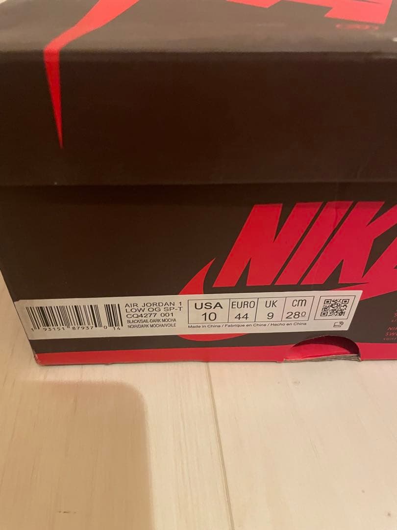 靴 Travis Scott NIKE Air Jordan 1